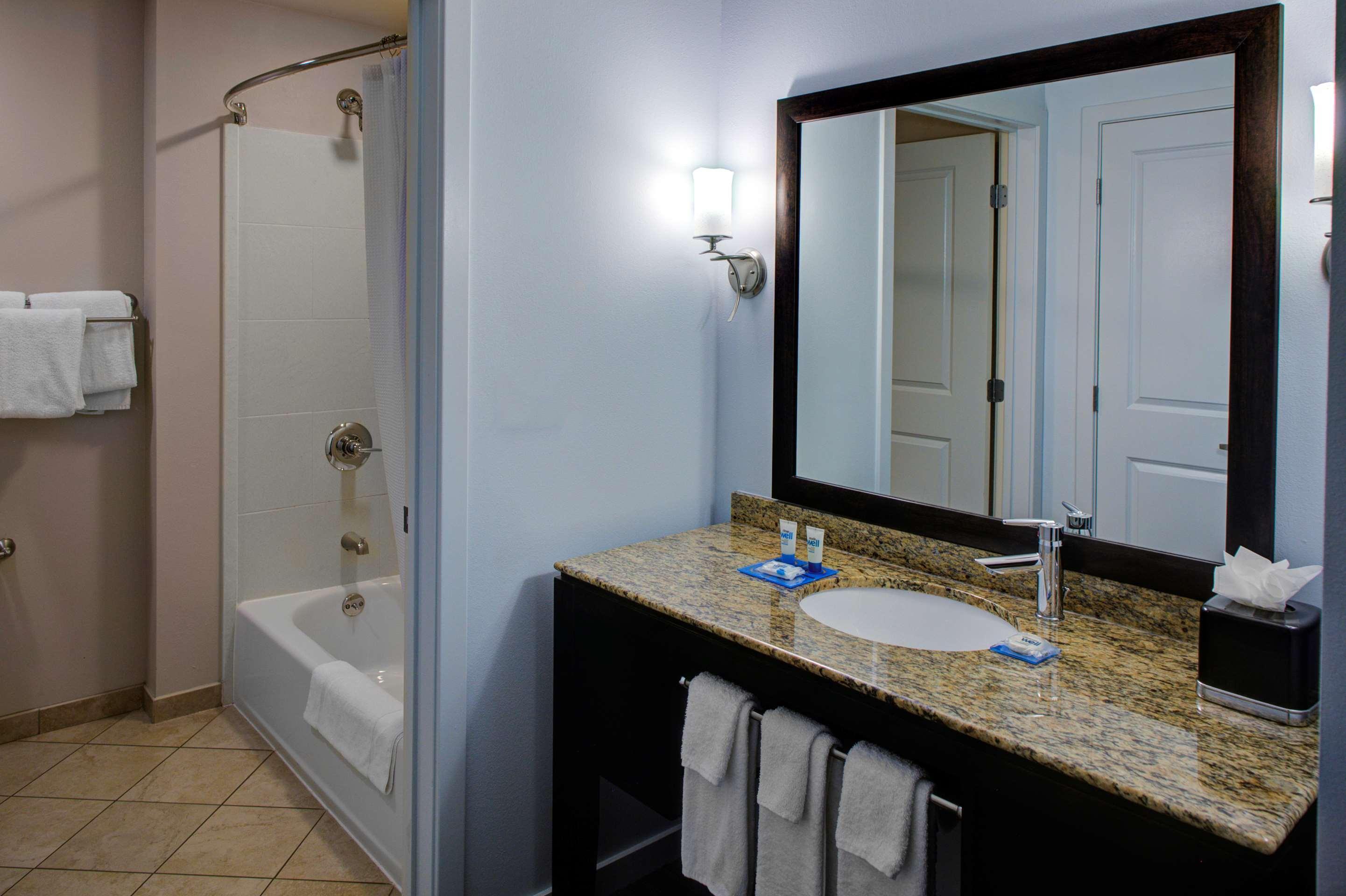 Hotel Hyatt House Shelton Extérieur photo